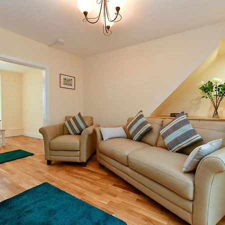 Just Stay Wales - Castle Square Cottage, Mumbles Екстериор снимка