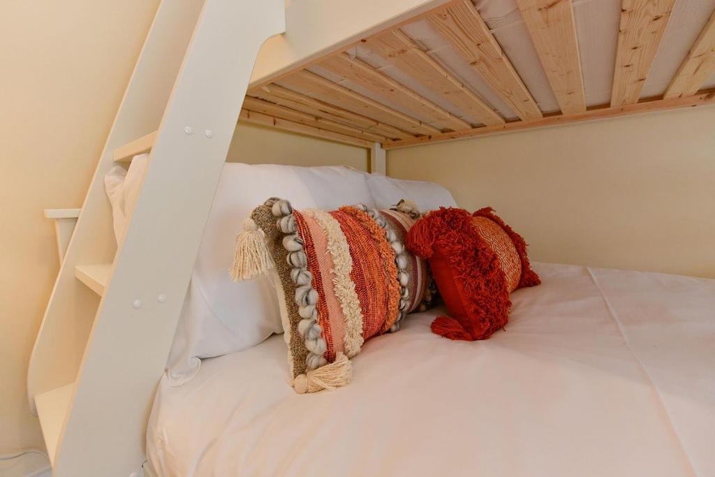 Just Stay Wales - Castle Square Cottage, Mumbles Екстериор снимка